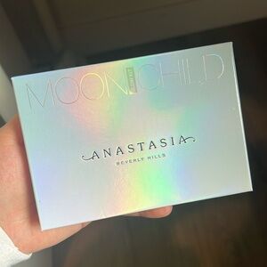 Anastasia Beverly Hills Moonchild Glow Kit Highlighter Palette
